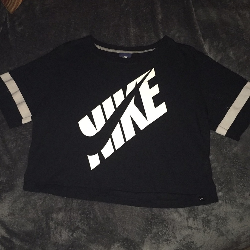 Nike Crop Top